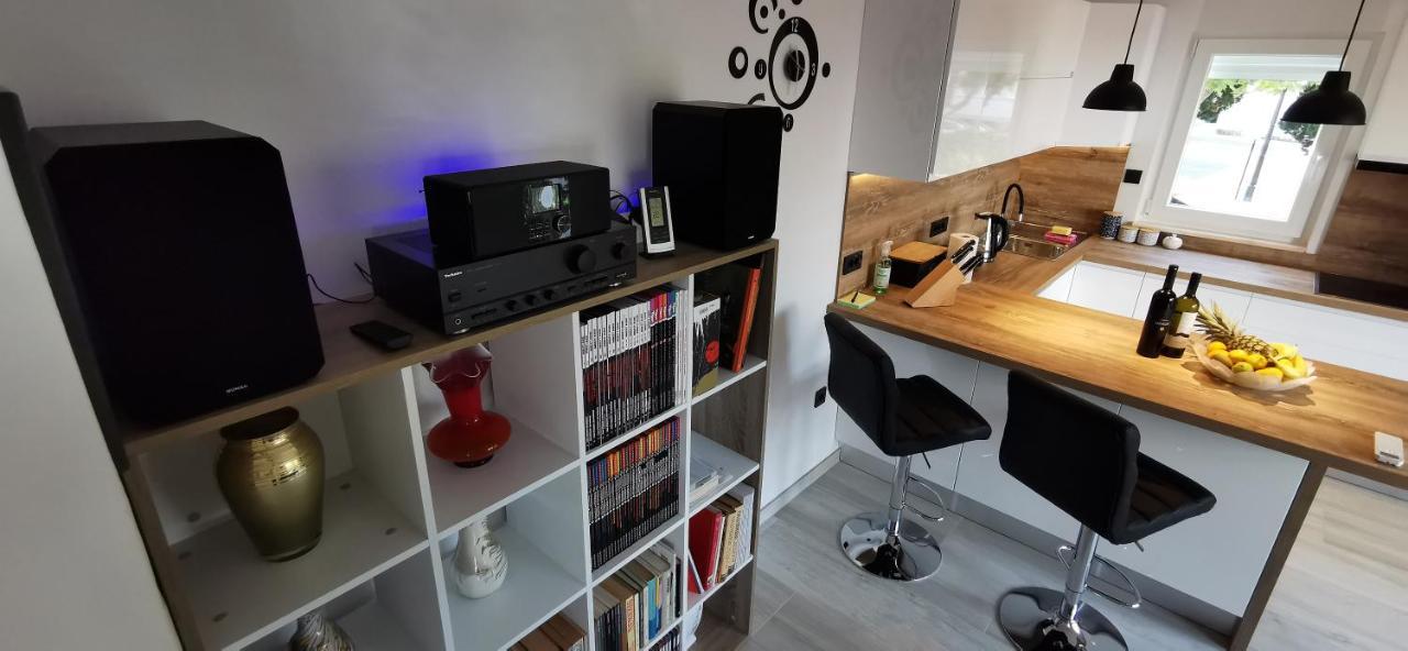Apartman Perunika Selce Exterior photo