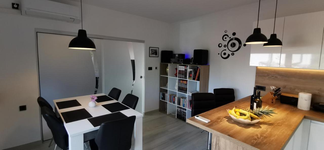 Apartman Perunika Selce Exterior photo