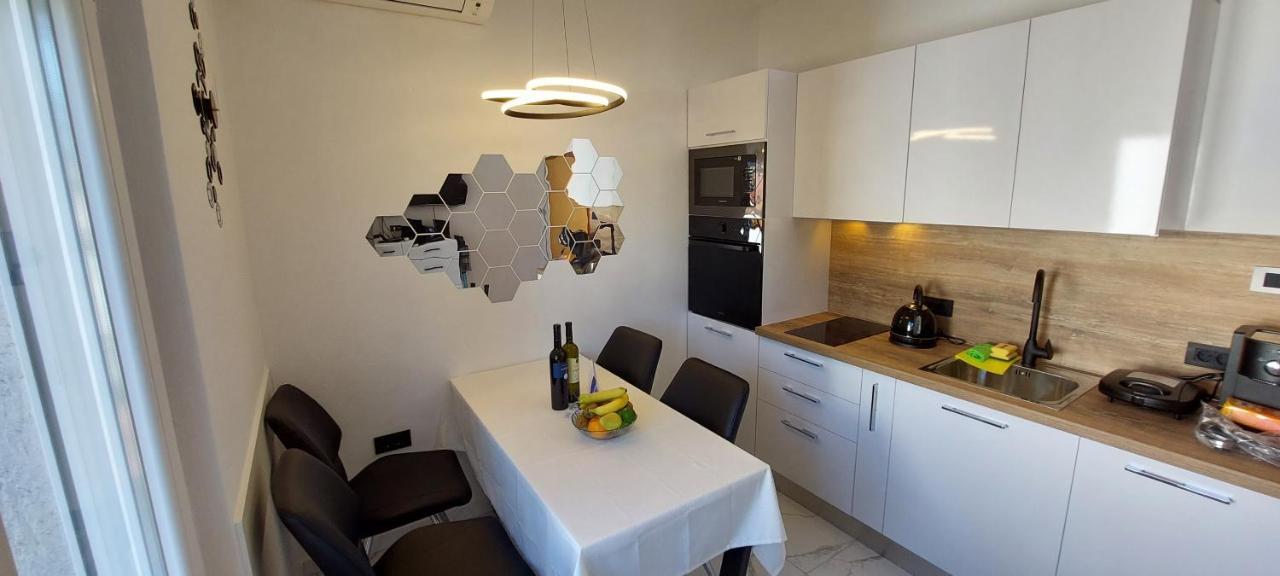 Apartman Perunika Selce Exterior photo