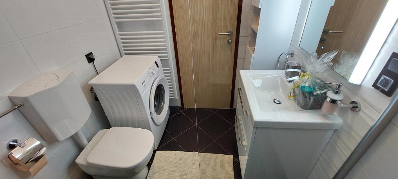 Apartman Perunika Selce Exterior photo